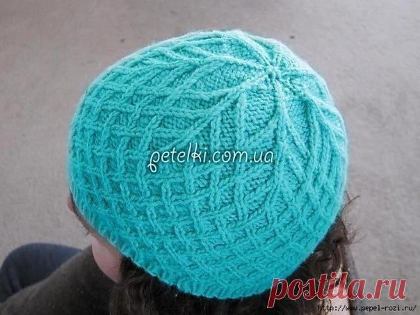 БИРЮЗОВАЯ ШАПКА СПИЦАМИ ШЕДИР ОТ JENNA WILSON
 
Размер единый 

Материалы
1 моток Rowan Calmer 75% хлопок, 25% акрил (160м на 50г)
Набор чулочных спиц 3.25мм
Круговые спицы 3.25мм

Плотность вязания
По узору на 36 петлях с 13 по 44 ряд (32 ряда-круга)
36 п. -11см на 32 ряда 7.5 см

Заметки
Шапка связана по кругу от резинки до макушки. Весь узор шапки показан на схеме, гак что колличество петель на схеме убавляется когда вы делаете убавления к макушке. Нумерация рядов на сх...