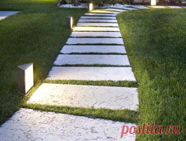 Декоративное освещение дорожек загородного дома