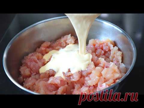 Рубленые куриные котлеты // Как приготовить котлеты из куриного филе? - YouTube
В этом видео делюсь нашим семейным рецептом рубленых куриных котлет из куриной грудки. 

350-400 гр куриной грудки
100 гр греческого йогурта или нежирной сметаны
1 яйцо
30 гр зеленого лука
1 ст л с верхом любой муки или кукурузного крахмала
Соль 
перец
Масло для жарки