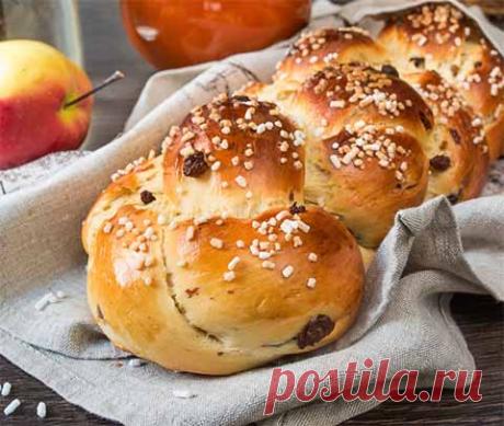 Плетеная булка с изюмом