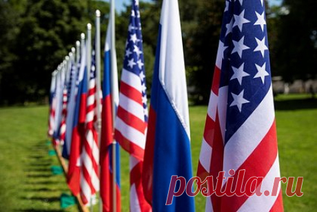 России посоветовали использовать опыт Карибского кризиса. Израильский политолог Яков Кедми посоветовал российскому руководству использовать опыт Карибского кризиса на фоне конфликта на Украине. По словам эксперта, в тот период Москва смогла «осадить» Вашингтон, и этот опыт возможно повторить. «Кеннеди предъявили ультиматум с ножом у горла», — заявил Кедми.