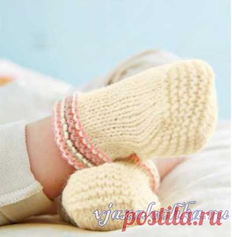 Пинетки спицами лицевой гладью и платочной вязкой