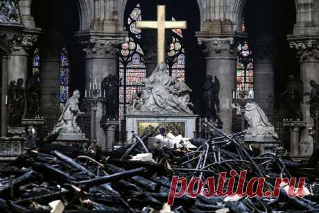 Внутри сгоревшего Нотр-Дам де Пари — собора Парижской Богоматери | ФОТО НОВОСТИ