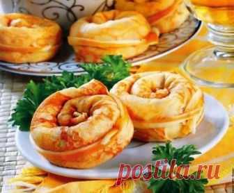 БЛИННАЯ УЛИТКА С ГРИБНЫМ ЖУЛЬЕНОМ Zippy Chef [Шустрый Повар]: БЛИННАЯ УЛИТКА С ГРИБНЫМ ЖУЛЬЕНОМ.Ингредиенты:готовые блинчики (по любому рецепту) - 8-10 шт,сыр ...