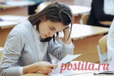 Любовь в школьных коридорах: Учитель литературы — о возвращении выпускного сочинения — The Village — The Village — поток «Прямая речь»