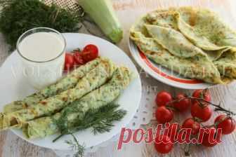Кабачковые блины на кефире Рецепт кабачковых блинов на кефире с зеленью понравится актуальны летом. Блины получаются тонкие, мягкие и нежные, прекрасно сочетаются со сметаной или чесночным соусом. В них можно заворачивать всевозможные начинки и даже собрать целый кабачковый торт!