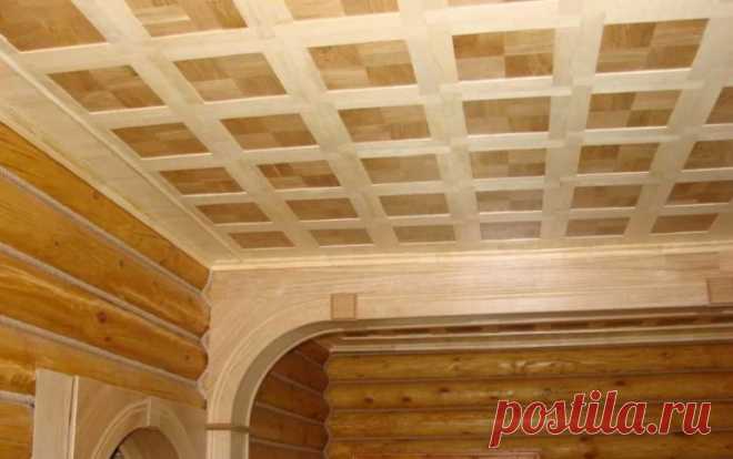 Какая отделка для деревянного потолка самая лучшая Дерево – это достаточно капризный материал, т.к. он никогда не становится полностью статичным. Влажность – главный фактор, влияющий на состояние древесины и меняющий