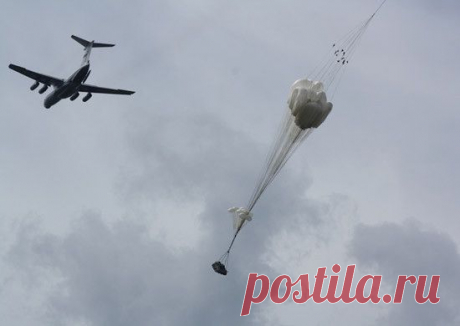 Проведено десантирование боевых машин десанта четвертого поколения БМД-4М - ОРУЖИЕ РОССИИ Информационное агентство