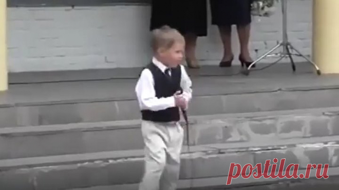 Малец классно спел..! Новая звезда..)