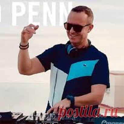 Download David Penn August HEAT David Penn - Musicvibez Artists: David Penn DATE CREATED: 2024-08-18 GENRES: Nu Disco / Disco, Tech House, House