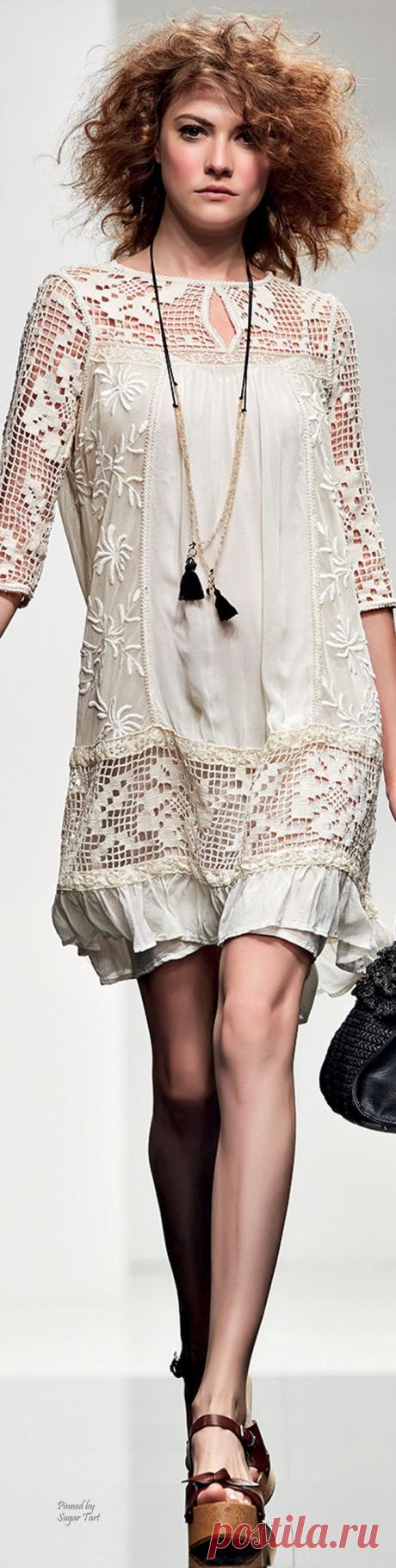 Эффектные сочетания ажурного вязания с тканью в одежде — Рукоделие