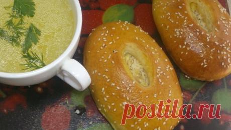 Традиционно русские расстегаи с куриным мясом