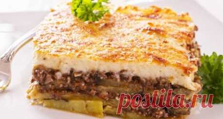 Запеканка с картофелем и фаршем.

Отличный рецепт приготовления ароматной картофельной запеканки с фаршем и овощами.

Ингредиенты
7 шт. картофель
1 кг. мясной фарш (свинина)
100 гр. сыр (твердый)
1 шт. морковь
10 шт. помидоры (черри)
1/2 пучка зеленый лук
1 пучок петрушка
5 ст.л. сметана (жирная)
1 шт. куриное яйцо
50 мл. молоко
4 ст.л. растительное масло
по вкусу орегано
по вкусу перец (молотый)
по вкусу соль

1. Очищенный картофель нарезаем кружочками, выкладываем в миск...