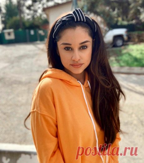 Ивет Монреаль