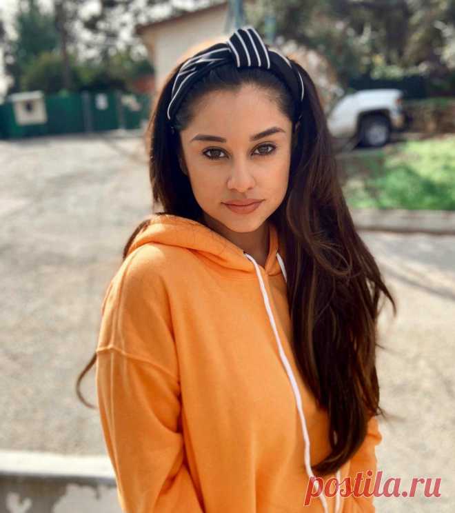 Ивет Монреаль