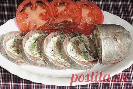Нереально вкусно!Супер!ВКУСНЕЙШАЯ И ОРИГИНАЛЬНАЯ ЗАКУСКА ИЗ СЕЛЬДИ.

Селедка сама по себе достаточно вкусное блюдо и рецептов из нее огромное множество. Новый рецептик приготовления рулетиков из сельди мне так понравился, что теперь готовлю его практически к любому праздничному столу.
Готовится легко и быстро, а получается необыкновенно вкусно и оригинально.
Показать полностью...