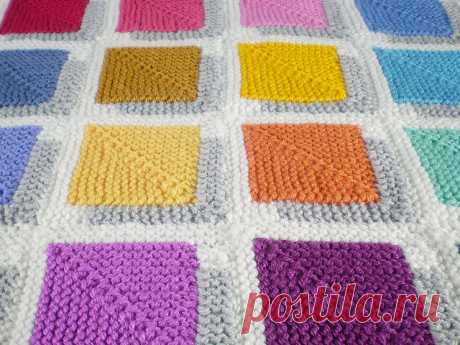 Вязаная подушка с интересным рисунком