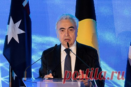 Европе предрекли проблемы с запасами газа к концу 2023 года. Глава Международного энергетического агентства Фатих Бирол заявил, что страны ЕС могут пережить грядущую зиму без серьезных перебоев в поставках и отключений электричества благодаря заполненности хранилищ. При этом, по его словам, не исключены возможные проблемы с запасами газа к концу 2023 года.