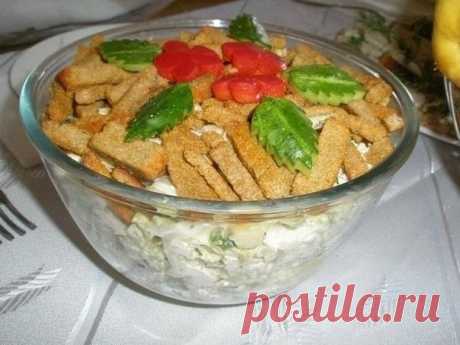 ОБАЛДЕТЬ С АНАНАСОМ !!!  **Копч/кура, конс/ананас, Пекин/капуста  - всё кубик, сыр 100г -тёрка. Смешай с майонезом. *Подача: сверху сухарики.
