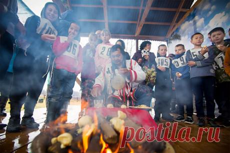 В селе Красный Яр прошел экологический фестиваль «Ва:кчай ни». В национальном селе Красный Яр прошел экологический фестиваль «Ва:кчай ни», приуроченный к годовщине образования национального парка «Бикин». Уточняется, что именно представители парка выступили с предложением возродить традицию коренных малочисленных народов праздновать начало и окончание охотничьего сезона.