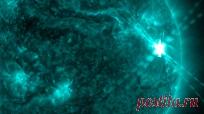 14-12-23--На Солнце произошла сильнейшая вспышка за последние шесть лет (видео) - Hi-Tech Mail.ru Солнечное извержение отнесли к мощному X-классу. Выброс плазмы уже совсем скоро достигнет Земли.