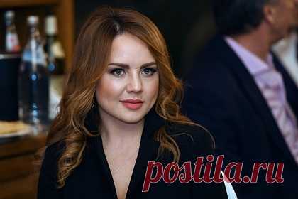 Представитель МакSим объяснила появление слухов о состоянии певицы. «У нас нет оснований не доверять врачам. С телефоном в реанимацию вообще нельзя заходить, да и если Марину кто-то сфотографирует, этого человека элементарно вычислят. Мы имеем дело с профессиональными врачами, которым даже в голову не придёт этим заниматься», — уточнила Богушевская.