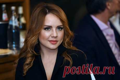 Представитель МакSим объяснила появление слухов о состоянии певицы. «У нас нет оснований не доверять врачам. С телефоном в реанимацию вообще нельзя заходить, да и если Марину кто-то сфотографирует, этого человека элементарно вычислят. Мы имеем дело с профессиональными врачами, которым даже в голову не придёт этим заниматься», — уточнила Богушевская.