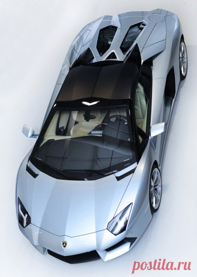 2013-Lamborghini-Aventador-LP-700-4-Roadster-overhead-top-up Photo #290671 - Motor Trend WOT