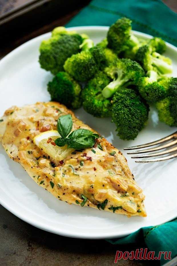 Курица в лимонно-сливочном соусе 

источник Академия кулинарии
 

 







Курица в лимонно-сливочном соусе Сохрани рецепт этой божественной курочки! Ингредиенты: Куриные грудки — 4 шт. Вода — 100 мл Бульонный кубик — 1 шт. Лимон — 1…