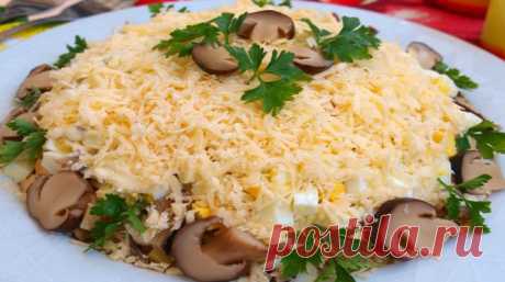 Рецепт простого, но очень вкусного салата "Марго" Готовится он просто и быстро. Зато получается потрясающе вкусным! Раз попробовав этот салатик, вы будете его готовить на каждый удобный случай.