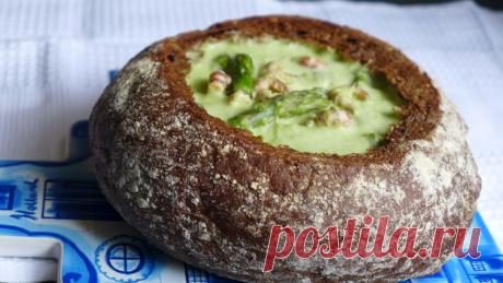 Спаржу в Голландии называют "белым золотом" страны, ей посвящены даже стихи! Полезная и диетическая штука, которую в России можно приобрести без проблем. Ловите рецепт!