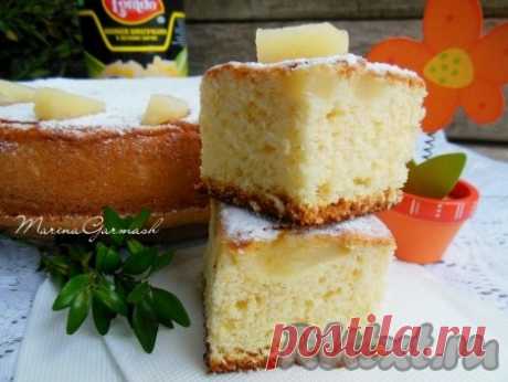 Шарлотка с консервированными ананасами - 11 пошаговых фото в рецепте Любая шарлотка - это простая, бюджетная выпечка к чаю. Вариантов приготовления этого пирога огромное множество и на любой вкус. Сегодня я предлагаю испечь ароматную шарлотку с консервированными ананасами. Легкое, воздушное тесто в сочетании с кусочками ананасов делает этот пирог очень интересным ...