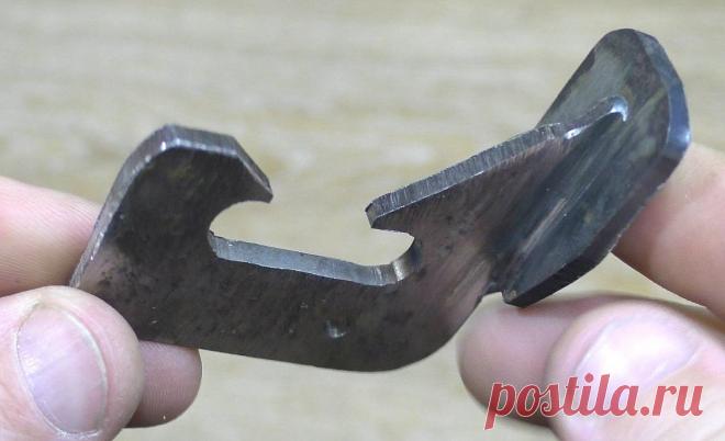 Самый простой автоматический замок для калитки и ворот такой замок можно сделать своими руками при помощи болгарки и сварки