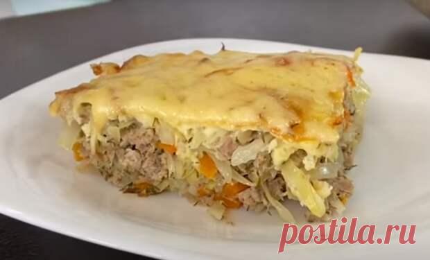 Капустная запеканка с фаршем: вкусно и просто - Вкусные рецепты - медиаплатформа МирТесен Этим блюдом можно накормить большую семью. Запеканка из капусты с фаршем получается вкусной и сытной. Блюдо просто идеально подходит для повседневного меню, а с приготовлением справится даже ребенок. Необходимые продукты 600 грамм фарша 150 грамм лука 150 грамм моркови 400 грамм капусты 2 куриных