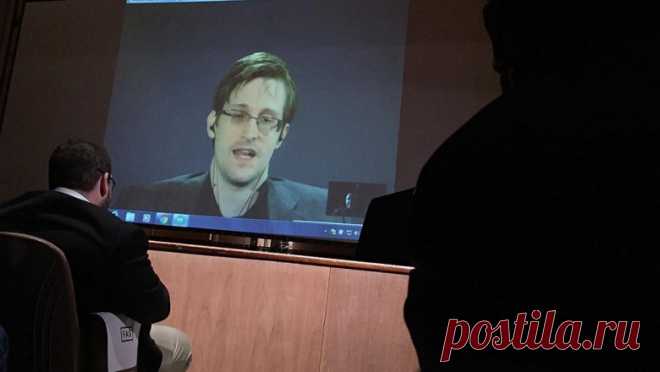 Сноуден хочет получить убежище во Франции - Новости Mail.ru