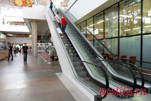 В Китае эскалатор заживо перемолол женщину (ВИДЕО)