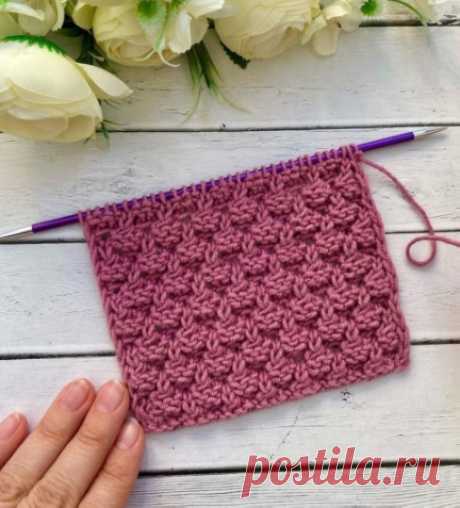 Узор в Вашу копилочку. Блог knitskatyakruk

Источник: https://www.instagram.com/p/CToh3QjgD6B/

Сегодня предлагаю простой лаконичный узор спицами для практически любых изделий
Раппорт узора состоит из 4х петель и 8и рядов.
1й ряд: *1 изн, 3 лиц.*
2й ряд: *3 вместе изн, из 1 петли вывязать 3: 1 лиц, накид, 1 лиц.*
3й-4й ряды и 7й-8й ряды: по узору.
5й ряд: *3 лиц, 1 изн.*
6й ряд: *из 1 петли вывязать 3, 3 вместе изн.*
Повторять 1й-8й ряды.
Сохраняйте узор, обязательно приго...
