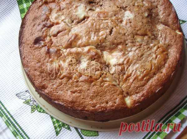 Шоколадный пирог с яблоками и творожной начинкой - пошаговый рецепт с фото