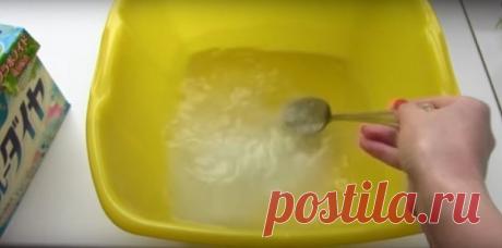 СУПЕРБЫСТРЫЙ И ЛЕГКИЙ МЕТОД ВЕРНУТЬ ЛИФЧИКУ БЕЛИЗНУ! ВЫГЛЯДИТ КАК ТОЛЬКО С ВИТРИНЫ!
Весной и летом ты наверняка отдаешь предпочтение светлой одежде, а значит, и белье подбираешь в большинстве случаев белое. Но есть одна беда — оно очень быстро теряет привлекательный вид, желтеет или сереет.
Белые лифчики и трусики довольно тяжело стирать, поскольку их ткань не переносит жесткие отбеливающие средства. Сегодня мы расскажем тебе, какие ингредиенты нужно добавить в воду, чтобы...