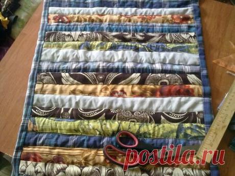 Симпатичные и удобные половички для дачи и дома из старых вещей