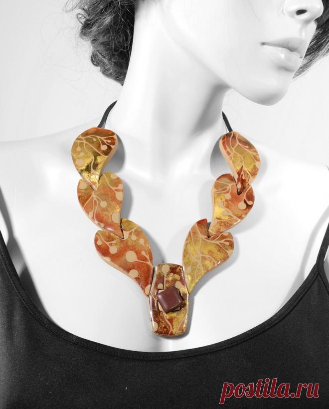 articulated necklace gold1 Explore p'tits cailloux's photos on Flickr. p'tits cailloux has uploaded 495 photos to Flickr.