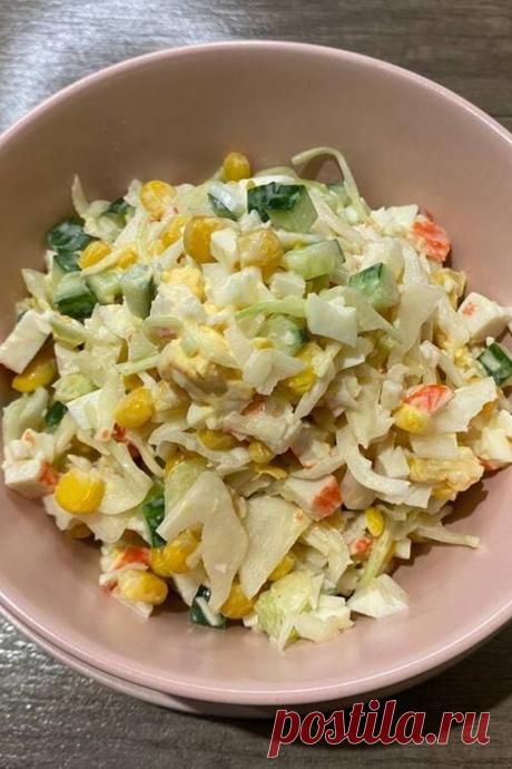 Салат с крабовыми палочками и белокочанной капустой