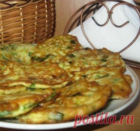 Луковые оладьи с кабачками