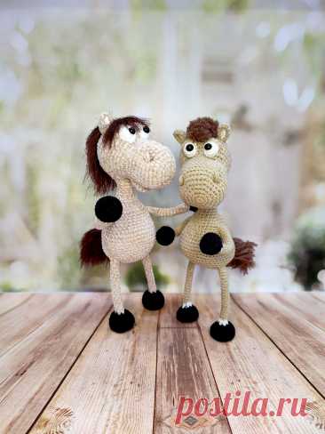 PDF Просто Конь крючком. FREE crochet pattern; Аmigurumi toy patterns. Амигуруми схемы и описания на русском. Вязаные игрушки и поделки своими руками #amimore - лошадь на проволочном каркасе, лошадка из обычной пряжи, конь.