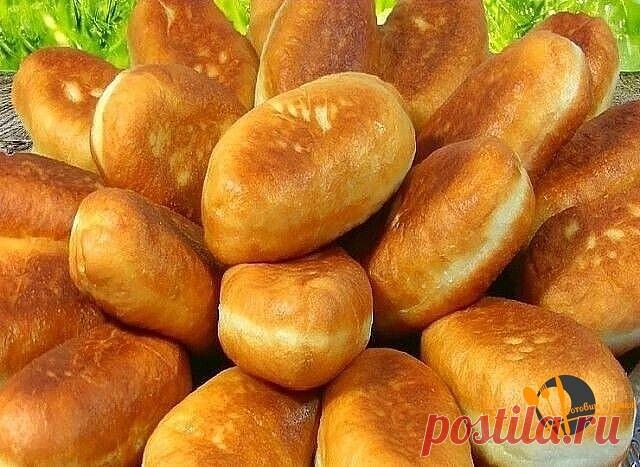 Маленькие пирожки с яйцами, пюре и капустой
Тесто:
Тёплая вода - 600 мл
Сахар - 2 ч.л
Соль - 1 ст.л без горки
Подсолнечное масло - 100 мл
Дрожжи - 11 гр (одна пачка)
Яйца - 2 шт
Мука - 1 кг (может чуть больше)
Начинка:
Картошка
Яйца с зелёным луком
Капуста с морковью
Количество ингредиентов для начинки берите на глаз.
1 начинка:
Отварную картошку помять, добавить обжаренный лук и посолить.
2 начинка:
Смешать нарезанные кубиком отварные яйца и зеленый лук, посолить.
3 начин...