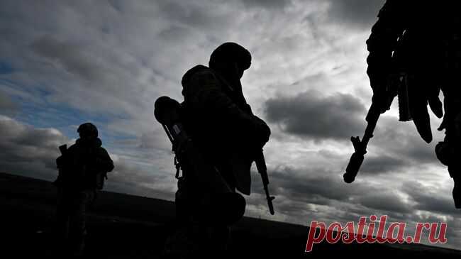 ВСУ сбрасывают купюры с опасными QR-кодами, рассказал российский боец