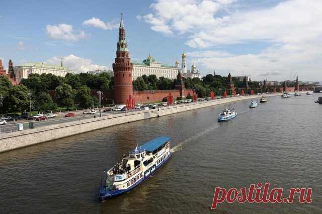 ВДОЛЬ КРЕМЛЯ ПО МОСКВЕ-РЕКЕ-2023