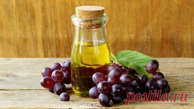 Экстракт виноградных косточек
Масляный экстракт виноградных косточек 
Косточки полностью созревших ягод винограда промойте водой, подсушите в духовом шкафу при температуре 40-45 градусов, измельчите на кофемолке, наполните ими пол-литровую банку