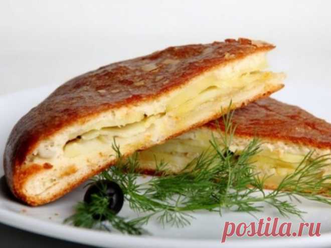 Простой пирог с картошкой и луком на кефире — рецепт
