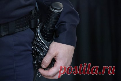 Напавшие с топором на сборщиков кедровых орехов россияне сели на 10 и 12 лет. Улетовский районный суд Забайкальского края вынес приговор по уголовному делу о разбойном нападении на сборщиков кедровых орехов. В ноябре 2021 года мужчины решили украсть кедровые орехи в урочище «Обгарки», однако их на месте преступления застигли сборщики, и тогда преступники напали на них с топорами.